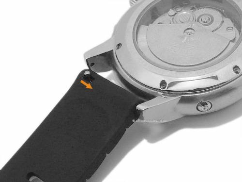 Uhrenarmband 22mm schwarz/wei� Silikon mit Schnellwechsel-Federstegen f�r sportive Uhren & Smartwatches - Bild vergr��ern 