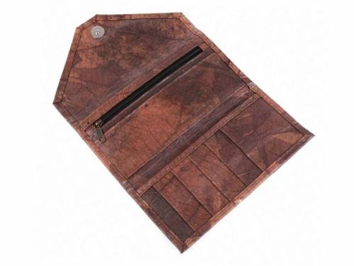 Extravagante Damen-Geldb�rse aus nachhaltigem Blatt-Lederimitat mittelbraun VEGAN mit Magnetverschlu� - Bild vergr��ern 