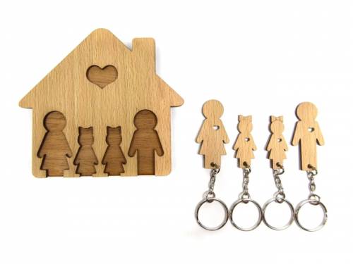 Schl�sselbrett mit 4 Schl�sselanh�ngern - Familie mit T�chtern aus Holz - Bild vergr��ern 
